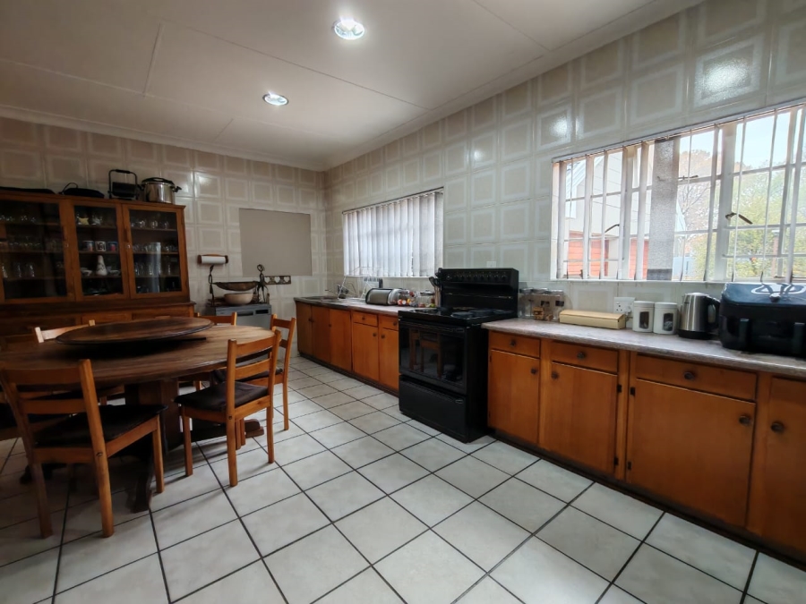 4 Bedroom Property for Sale in Three Rivers Proper Gauteng
