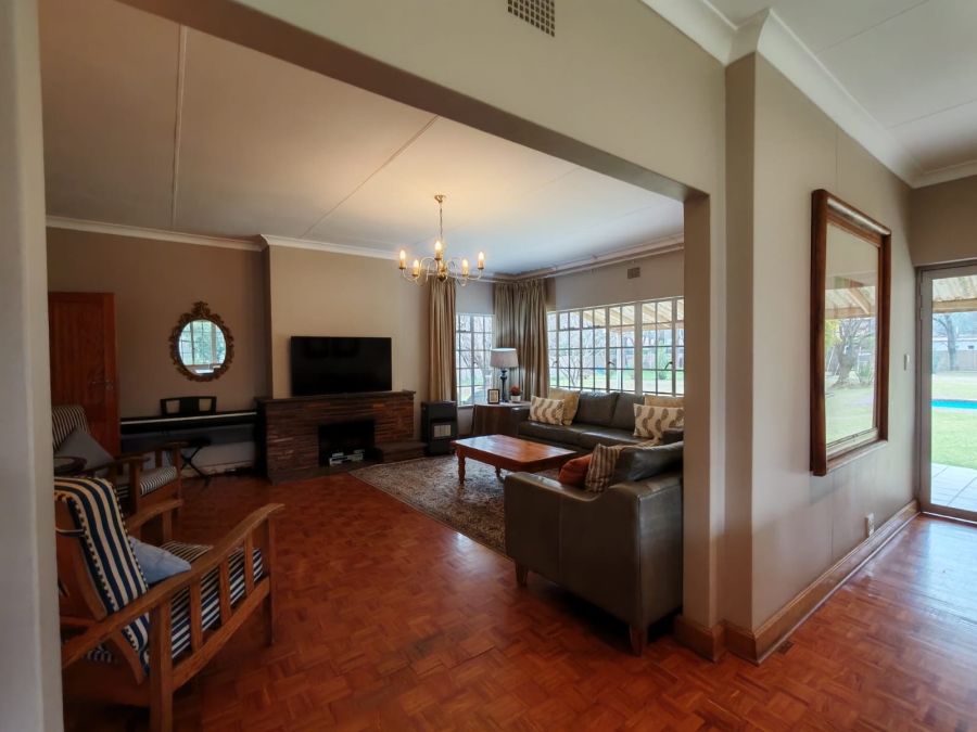 4 Bedroom Property for Sale in Three Rivers Proper Gauteng