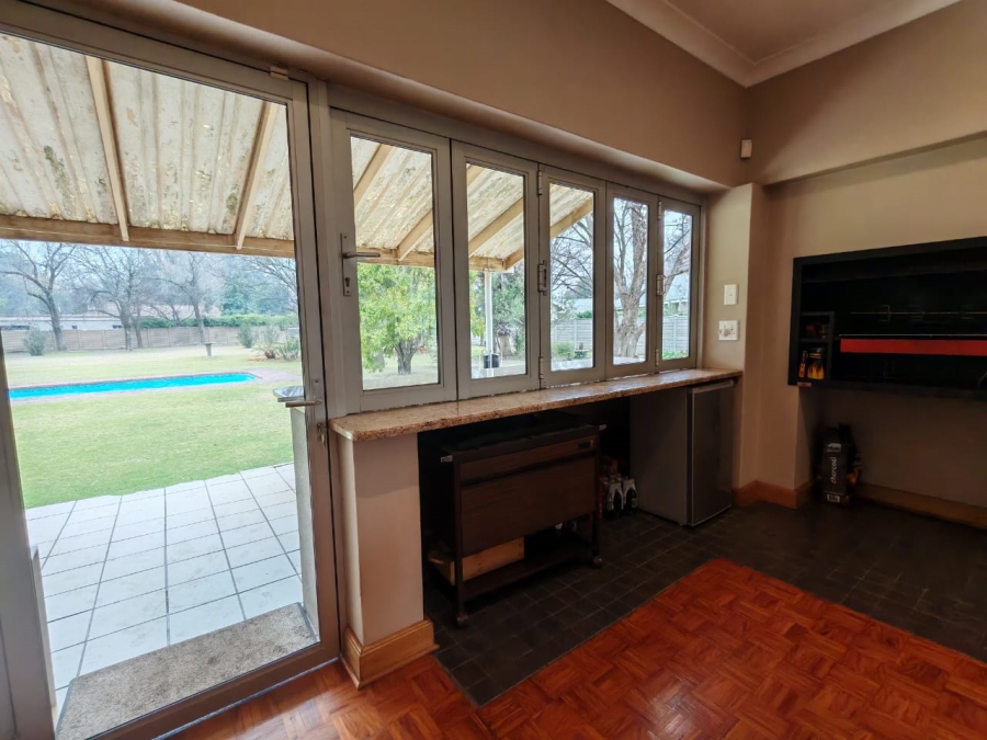 4 Bedroom Property for Sale in Three Rivers Proper Gauteng