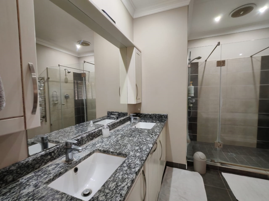 4 Bedroom Property for Sale in Three Rivers Proper Gauteng