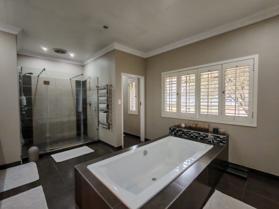 4 Bedroom Property for Sale in Three Rivers Proper Gauteng
