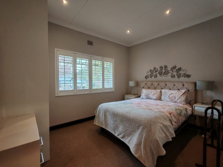 4 Bedroom Property for Sale in Three Rivers Proper Gauteng