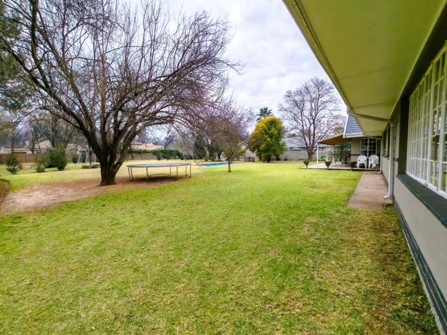 4 Bedroom Property for Sale in Three Rivers Proper Gauteng