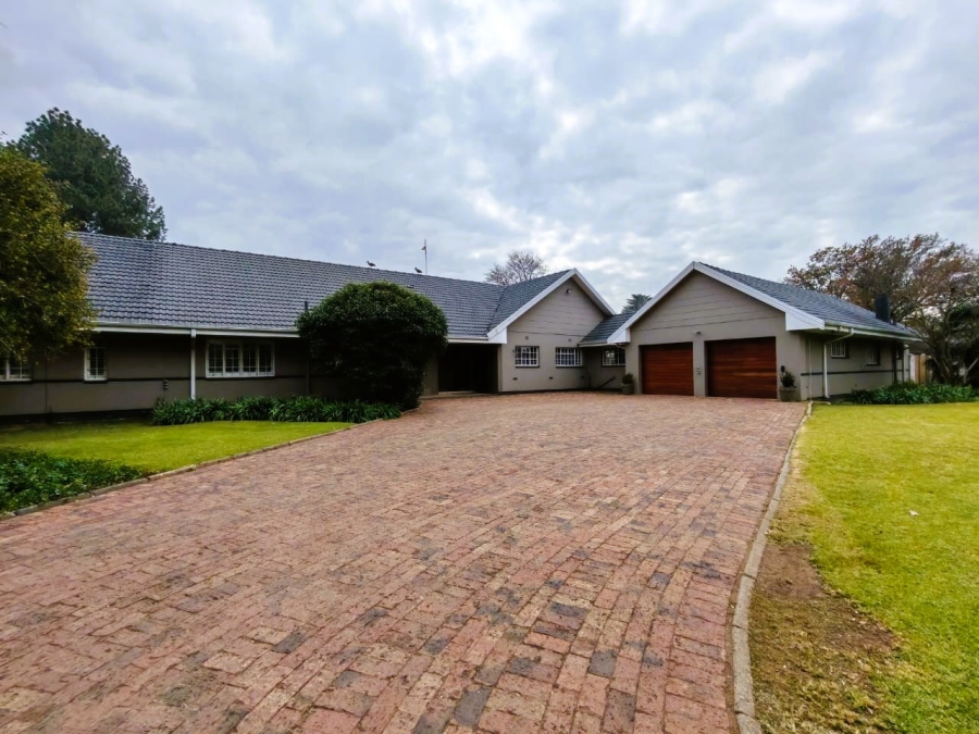 4 Bedroom Property for Sale in Three Rivers Proper Gauteng