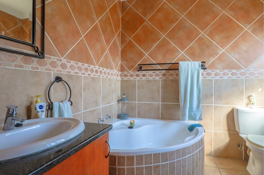 3 Bedroom Property for Sale in Amberfield Gauteng