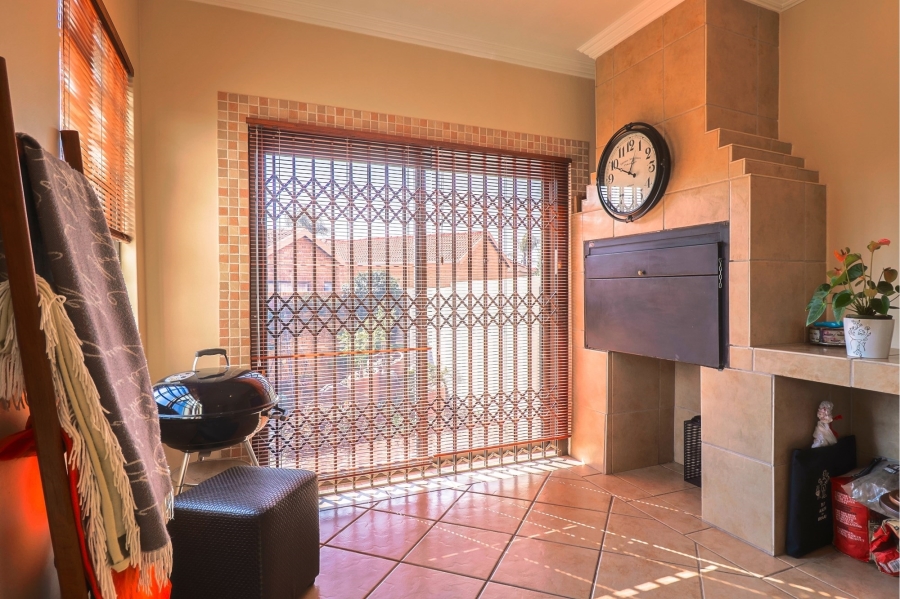 3 Bedroom Property for Sale in Amberfield Gauteng