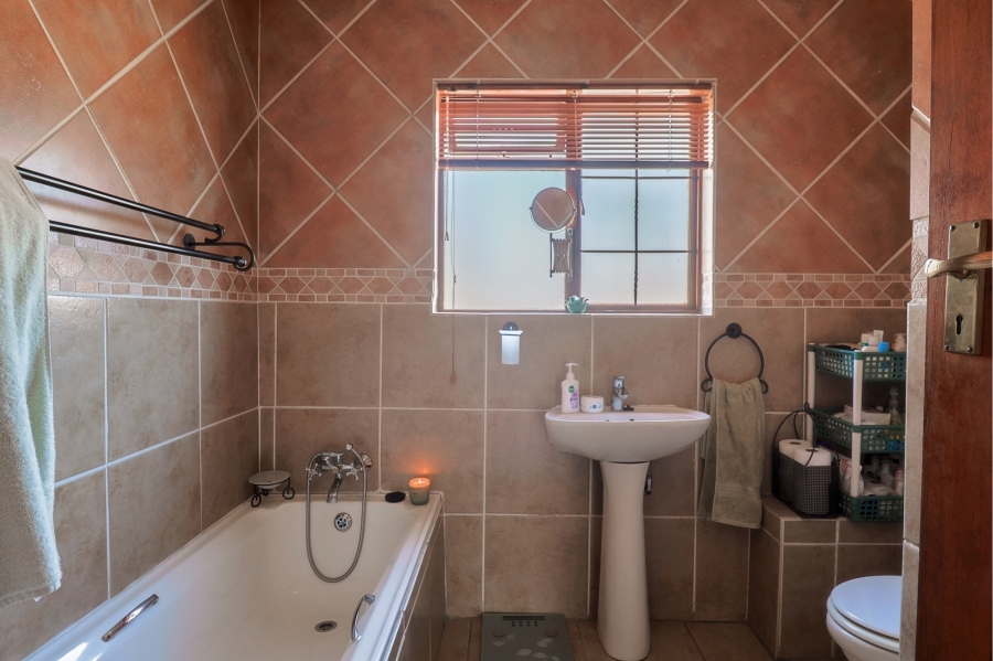 3 Bedroom Property for Sale in Amberfield Gauteng