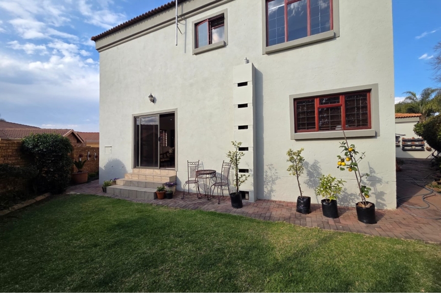 3 Bedroom Property for Sale in Amberfield Gauteng