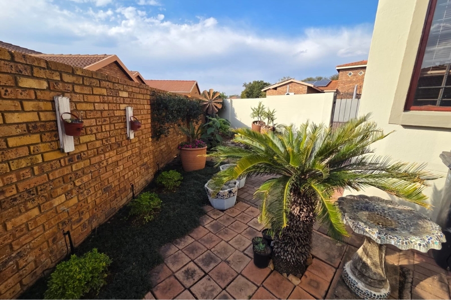 3 Bedroom Property for Sale in Amberfield Gauteng