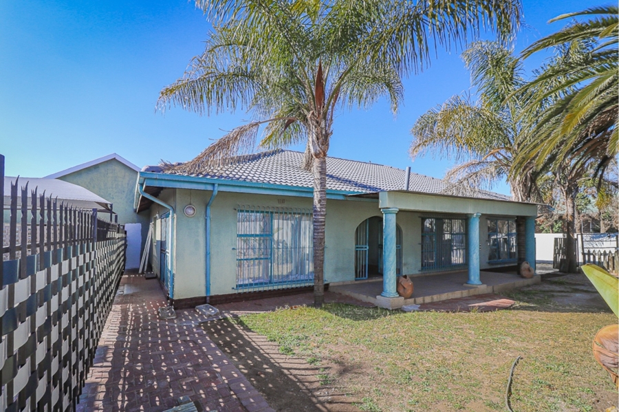 5 Bedroom Property for Sale in Ravenswood Gauteng