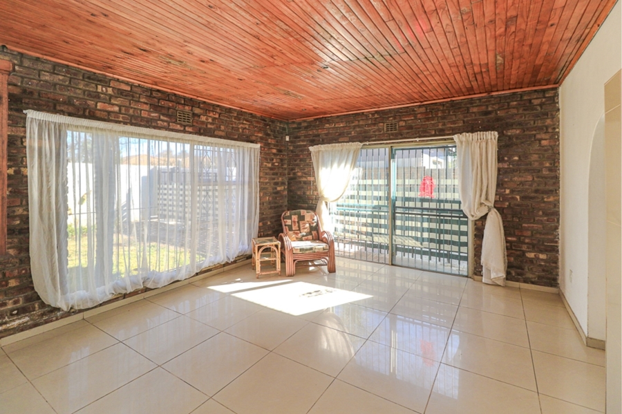 5 Bedroom Property for Sale in Ravenswood Gauteng