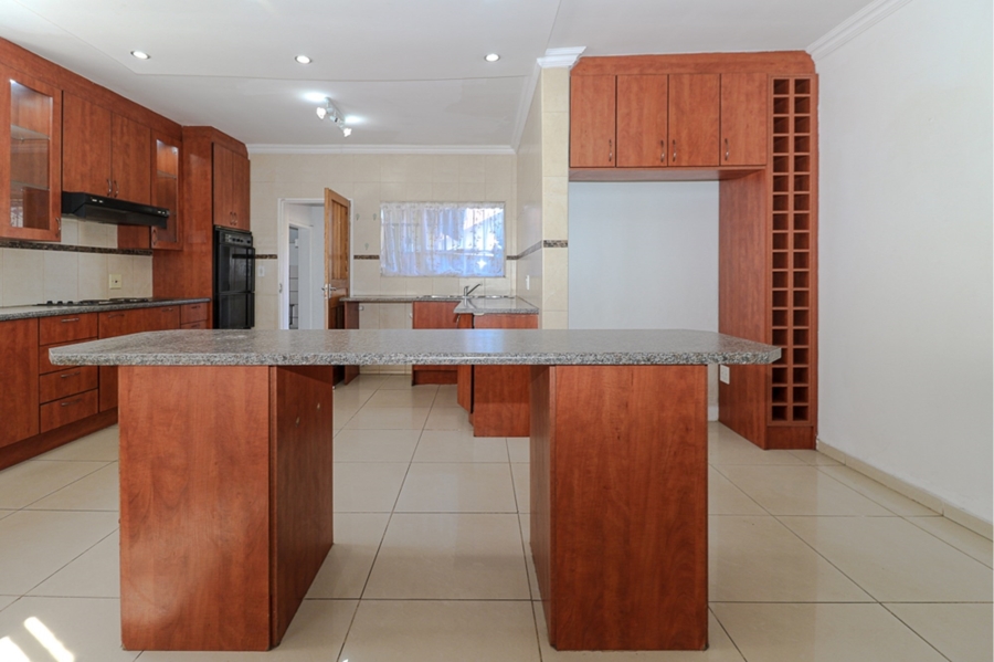5 Bedroom Property for Sale in Ravenswood Gauteng