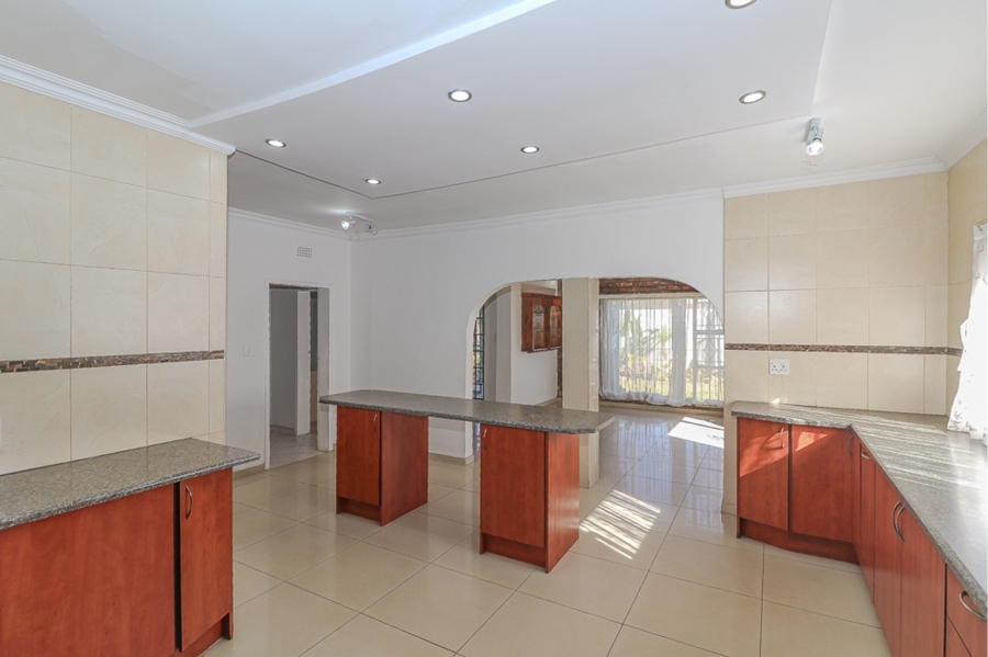 5 Bedroom Property for Sale in Ravenswood Gauteng