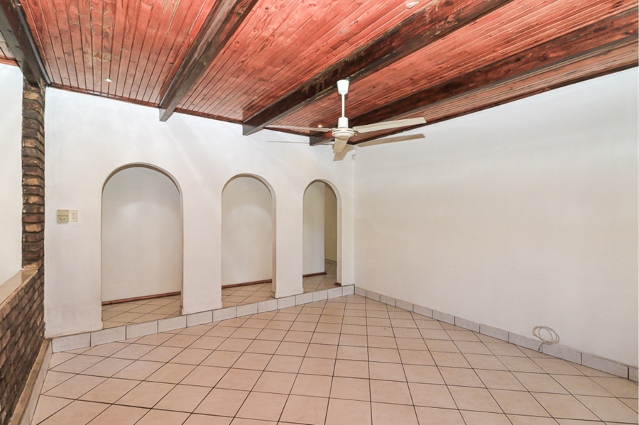 5 Bedroom Property for Sale in Ravenswood Gauteng