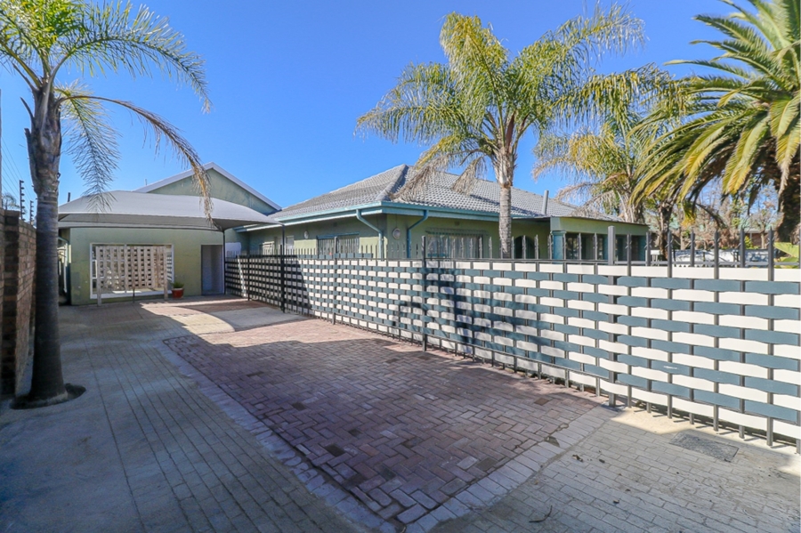 5 Bedroom Property for Sale in Ravenswood Gauteng