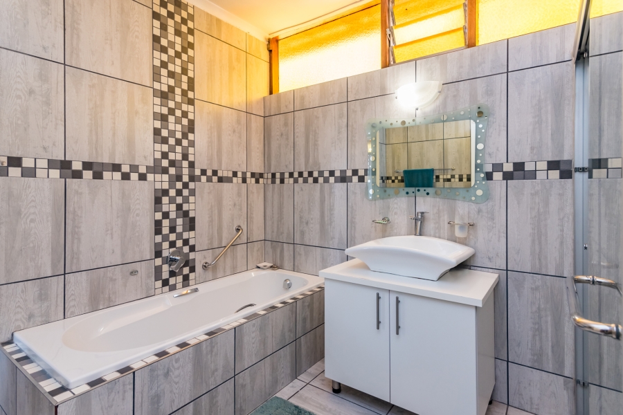 4 Bedroom Property for Sale in Kenmare Gauteng