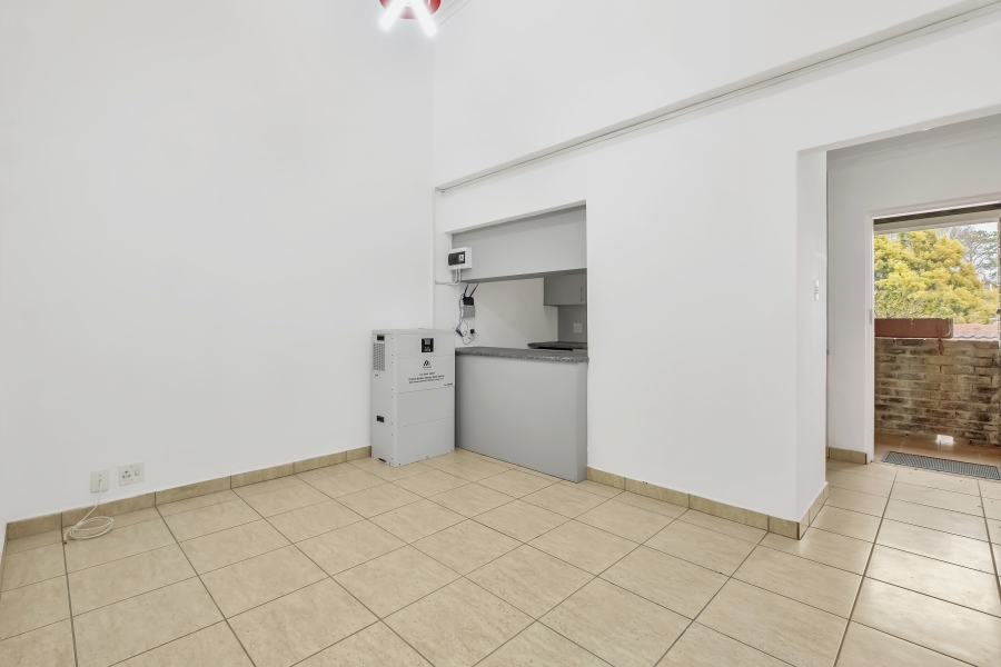 1 Bedroom Property for Sale in Linden Gauteng
