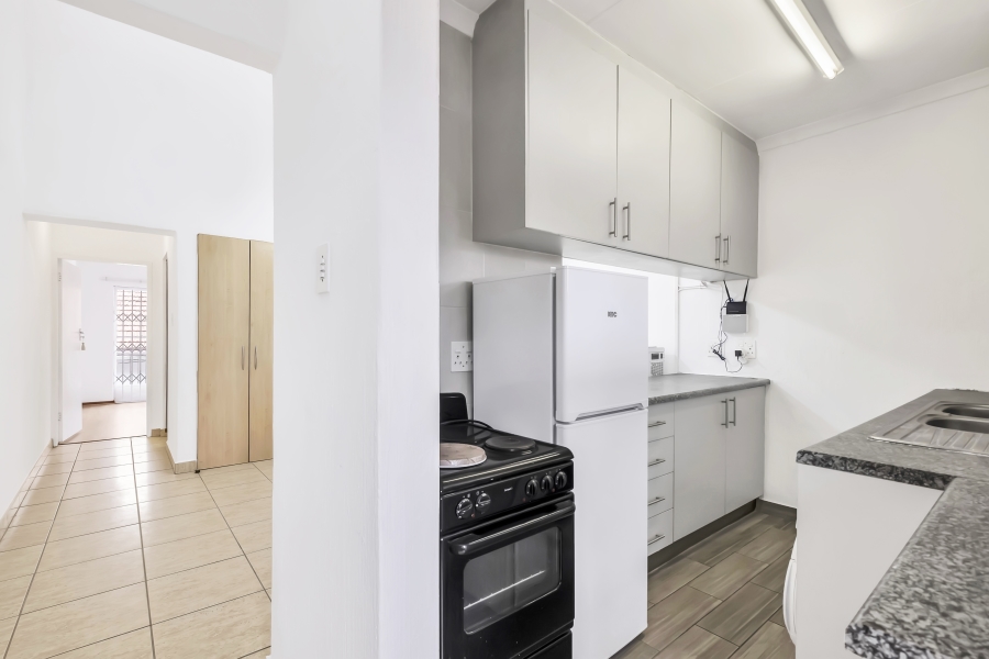 1 Bedroom Property for Sale in Linden Gauteng