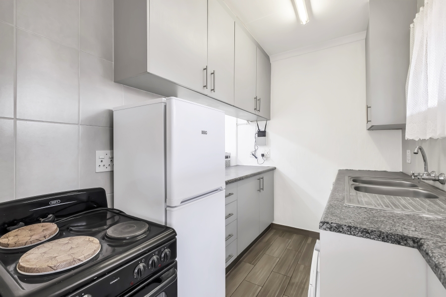 1 Bedroom Property for Sale in Linden Gauteng