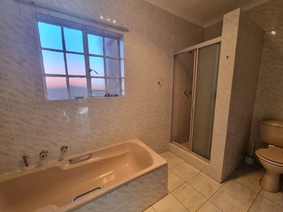 3 Bedroom Property for Sale in Three Rivers Proper Gauteng