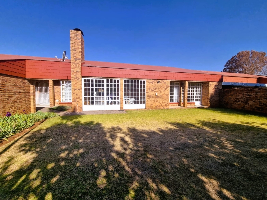 3 Bedroom Property for Sale in Three Rivers Proper Gauteng