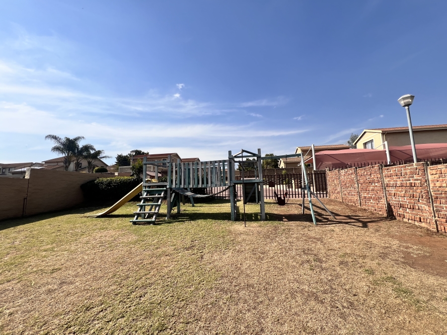 To Let 2 Bedroom Property for Rent in Carlswald Gauteng