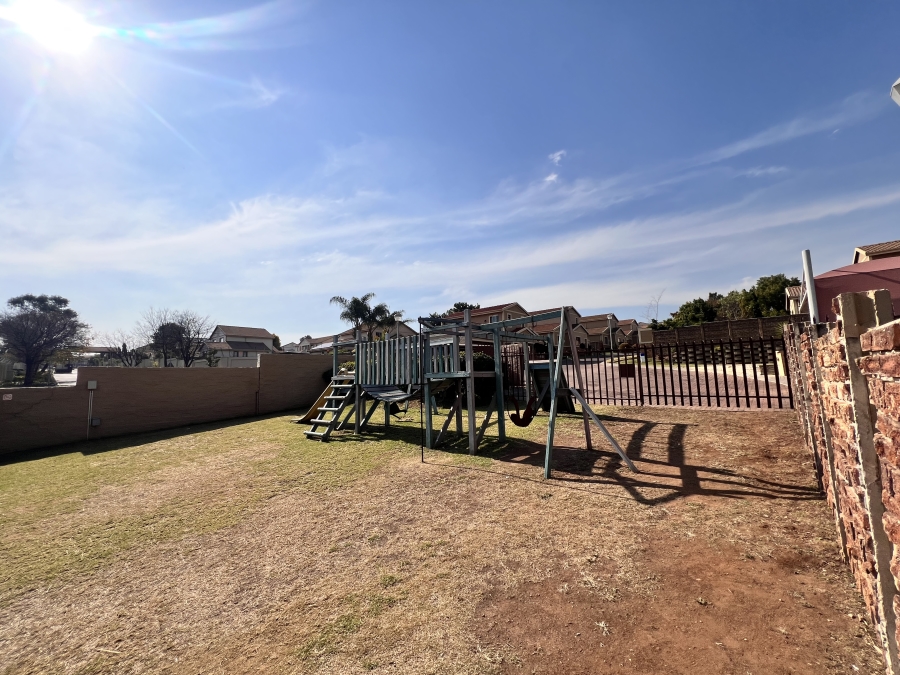 To Let 2 Bedroom Property for Rent in Carlswald Gauteng