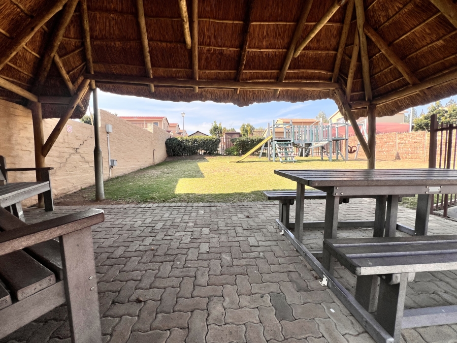 To Let 2 Bedroom Property for Rent in Carlswald Gauteng