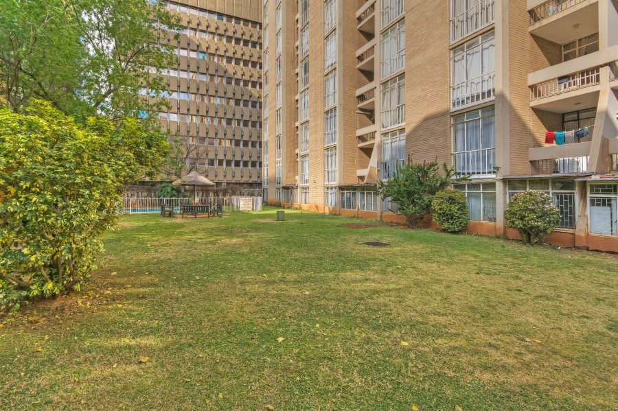 1 Bedroom Property for Sale in Braamfontein Gauteng