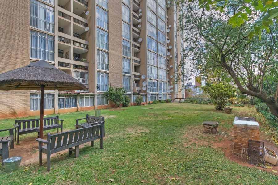 1 Bedroom Property for Sale in Braamfontein Gauteng