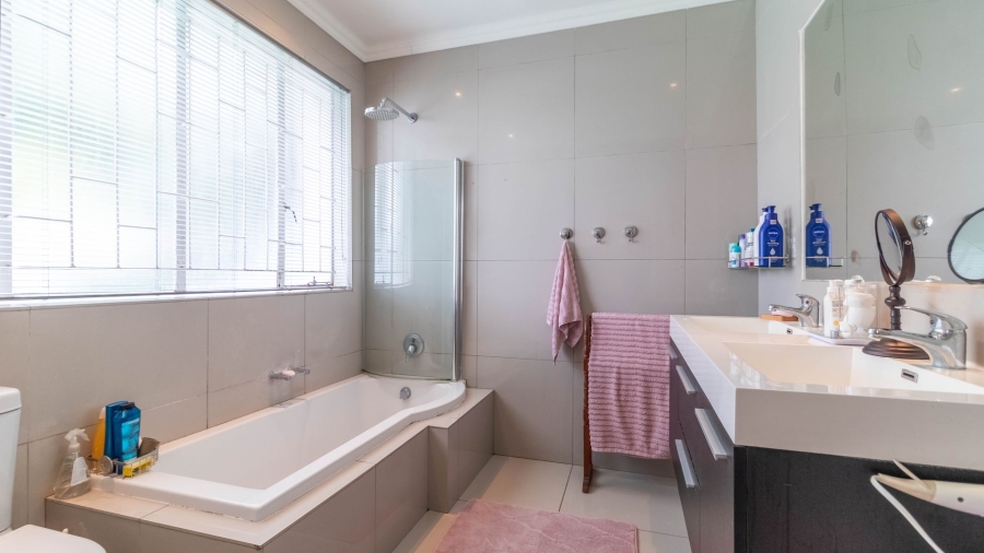 4 Bedroom Property for Sale in Sydenham Gauteng