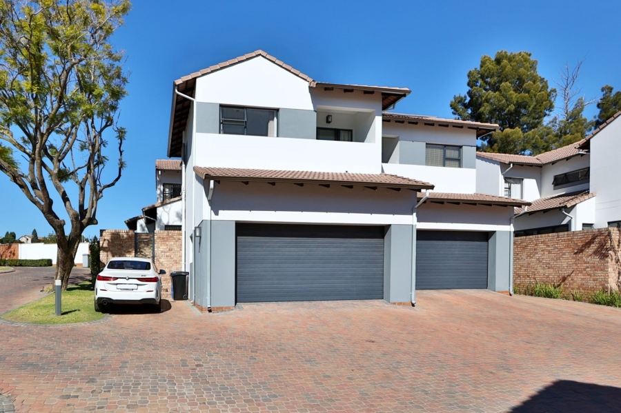 4 Bedroom Property for Sale in North Riding Gauteng