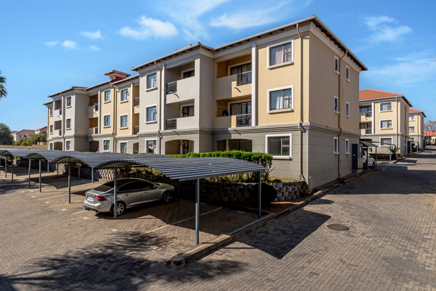 3 Bedroom Property for Sale in Grand Central Gauteng