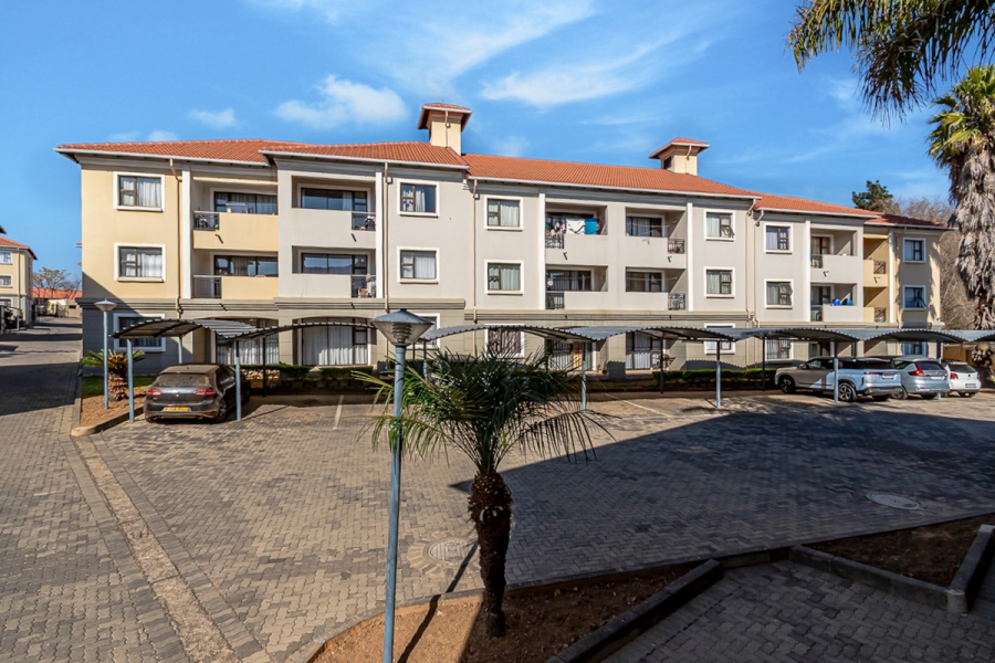 3 Bedroom Property for Sale in Grand Central Gauteng