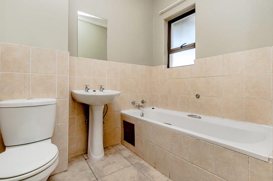3 Bedroom Property for Sale in Grand Central Gauteng