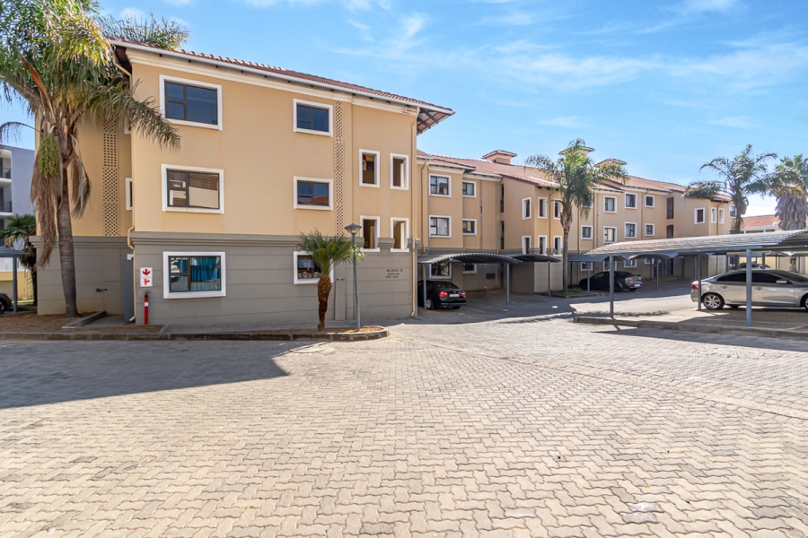 3 Bedroom Property for Sale in Grand Central Gauteng