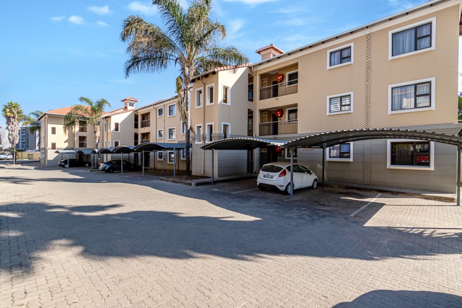 3 Bedroom Property for Sale in Grand Central Gauteng