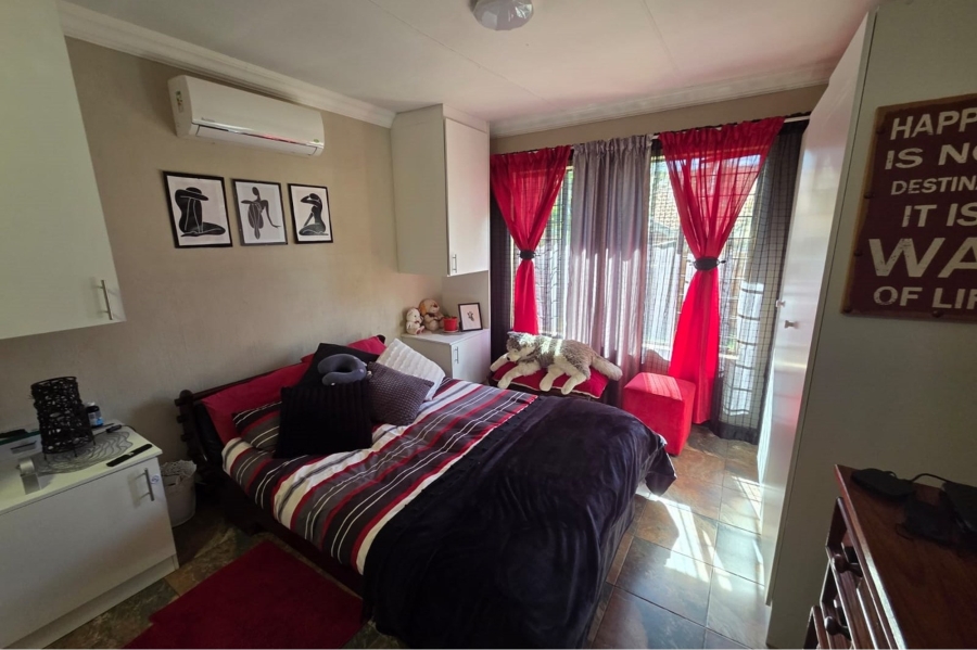 2 Bedroom Property for Sale in Amberfield Gauteng