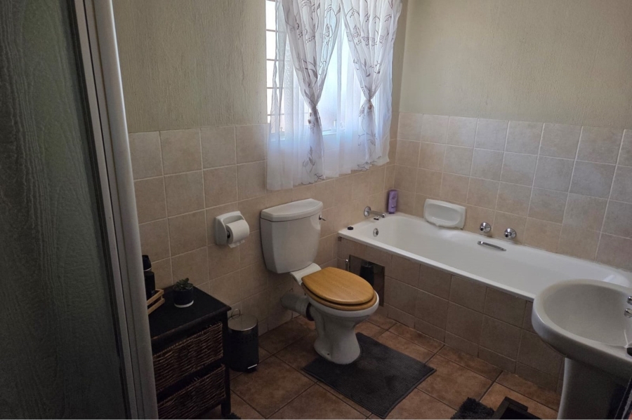 2 Bedroom Property for Sale in Amberfield Gauteng