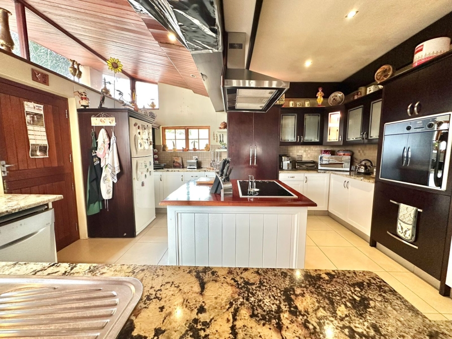5 Bedroom Property for Sale in Oakdene Gauteng