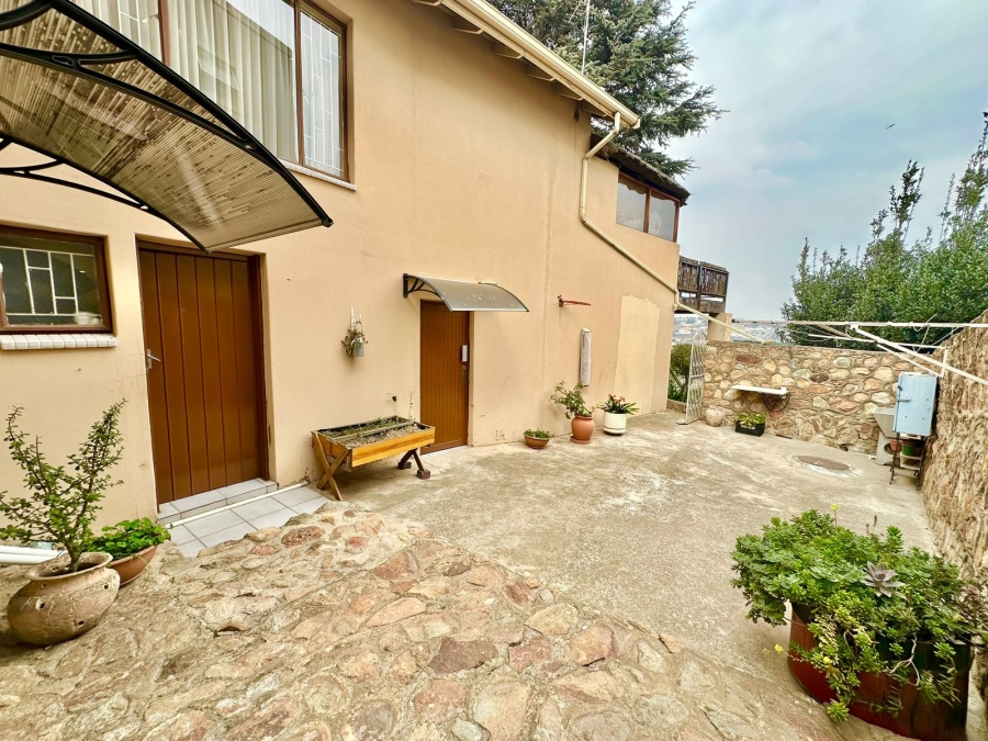 5 Bedroom Property for Sale in Oakdene Gauteng