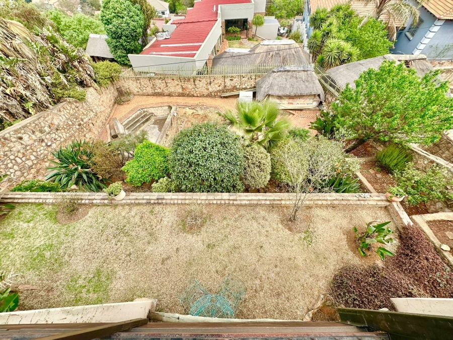 5 Bedroom Property for Sale in Oakdene Gauteng