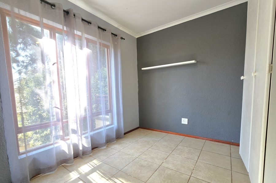 3 Bedroom Property for Sale in Woodhill Estate Gauteng