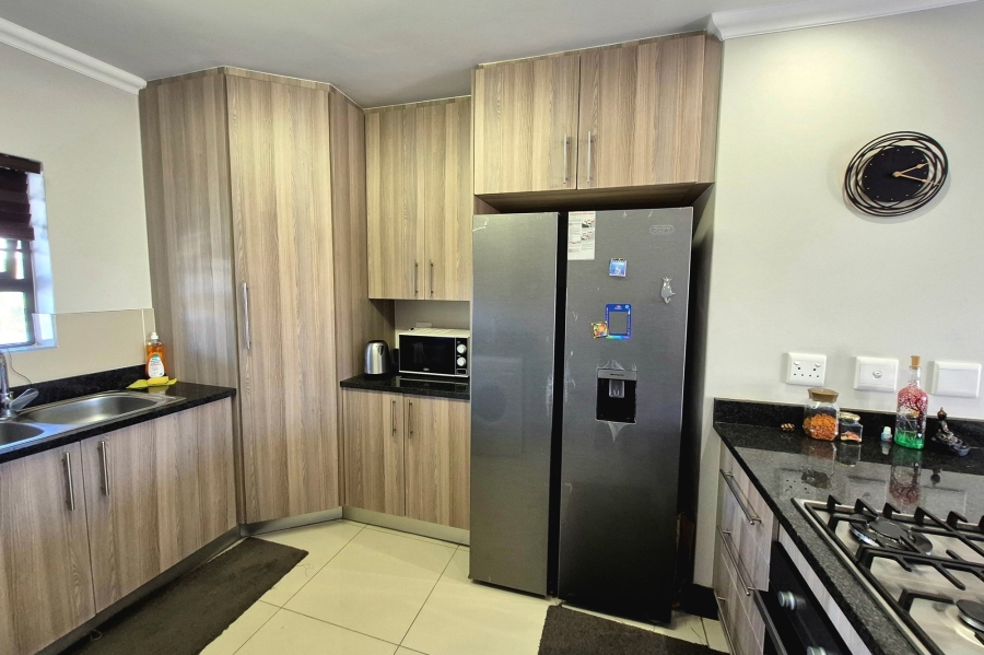 2 Bedroom Property for Sale in Crowthorne AH Gauteng