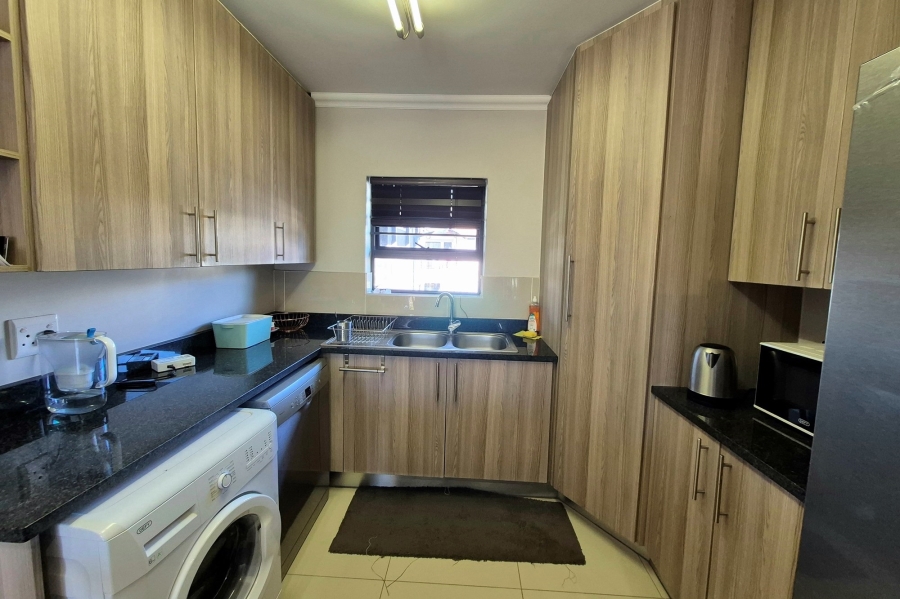 2 Bedroom Property for Sale in Crowthorne AH Gauteng