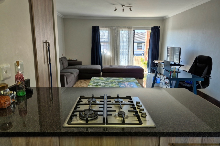 2 Bedroom Property for Sale in Crowthorne AH Gauteng