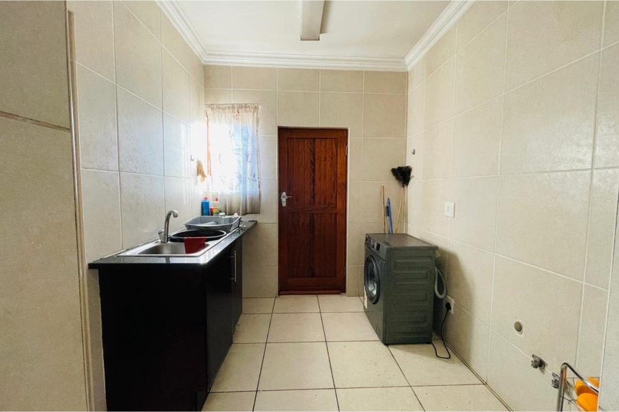 To Let 3 Bedroom Property for Rent in Thatchfield Estate Gauteng