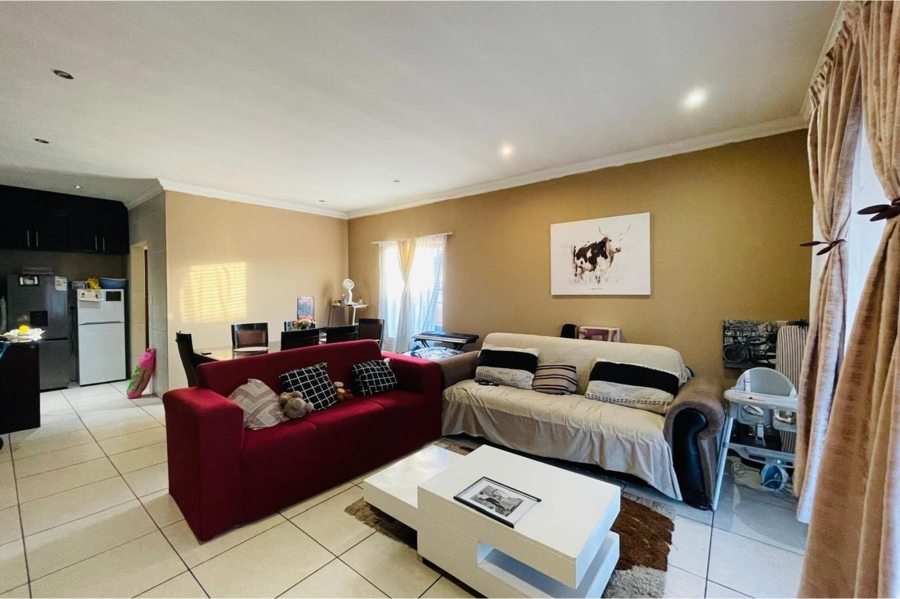 To Let 3 Bedroom Property for Rent in Thatchfield Estate Gauteng