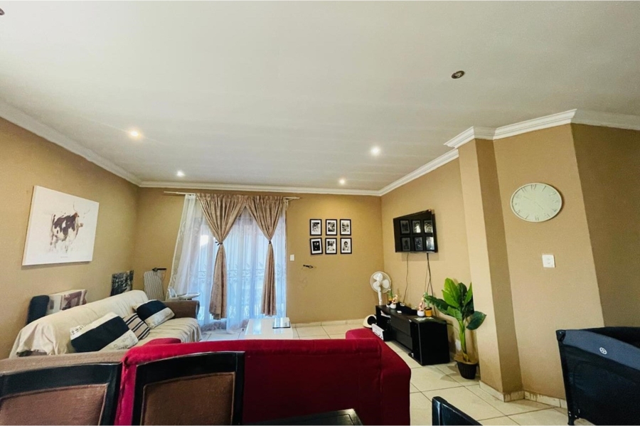 To Let 3 Bedroom Property for Rent in Thatchfield Estate Gauteng