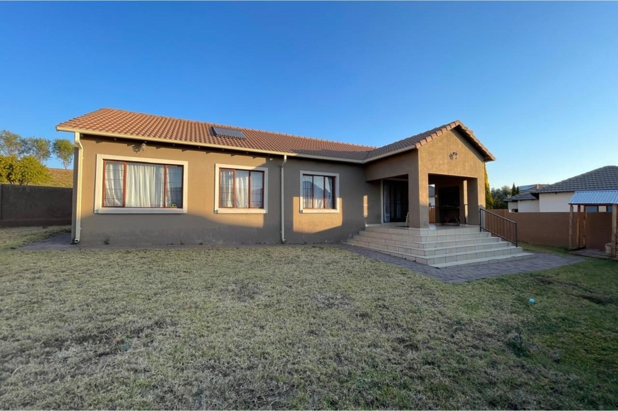 To Let 3 Bedroom Property for Rent in Thatchfield Estate Gauteng